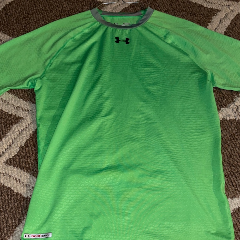 Under Armour Men's Vibrant Green Tee